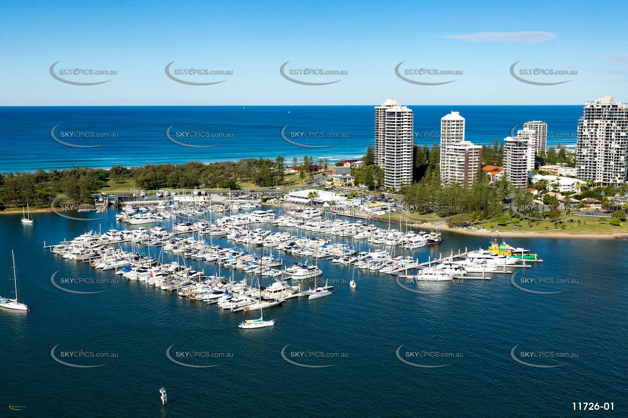 southport yacht club main beach