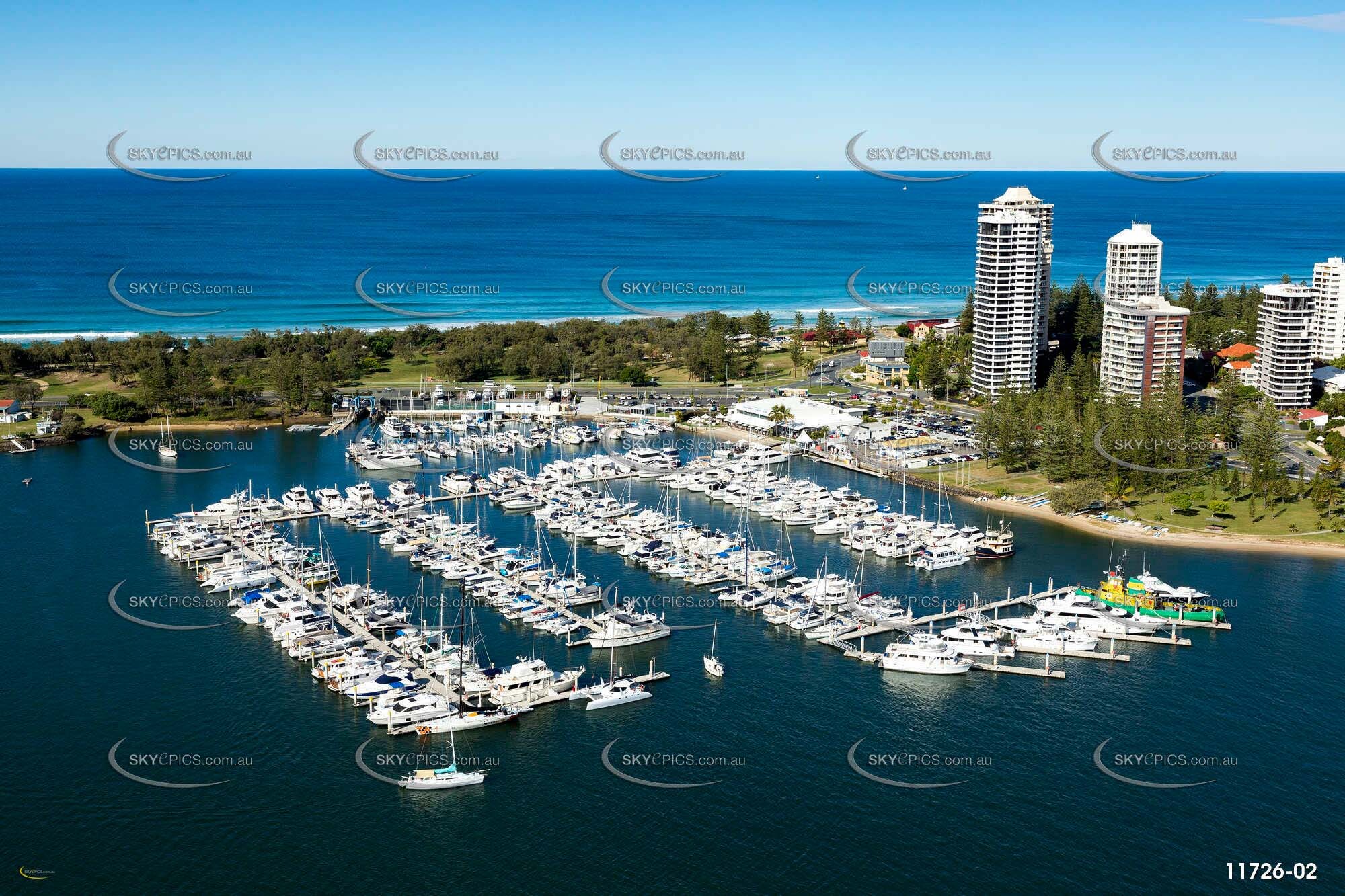 southport yacht club main beach