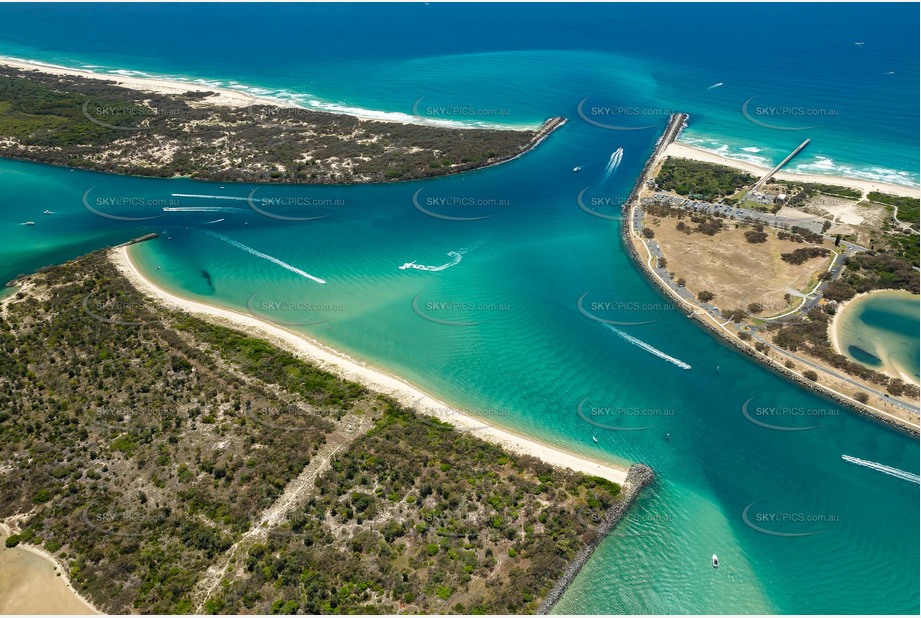 Aerial Photo Main Beach QLD Aerial Photography