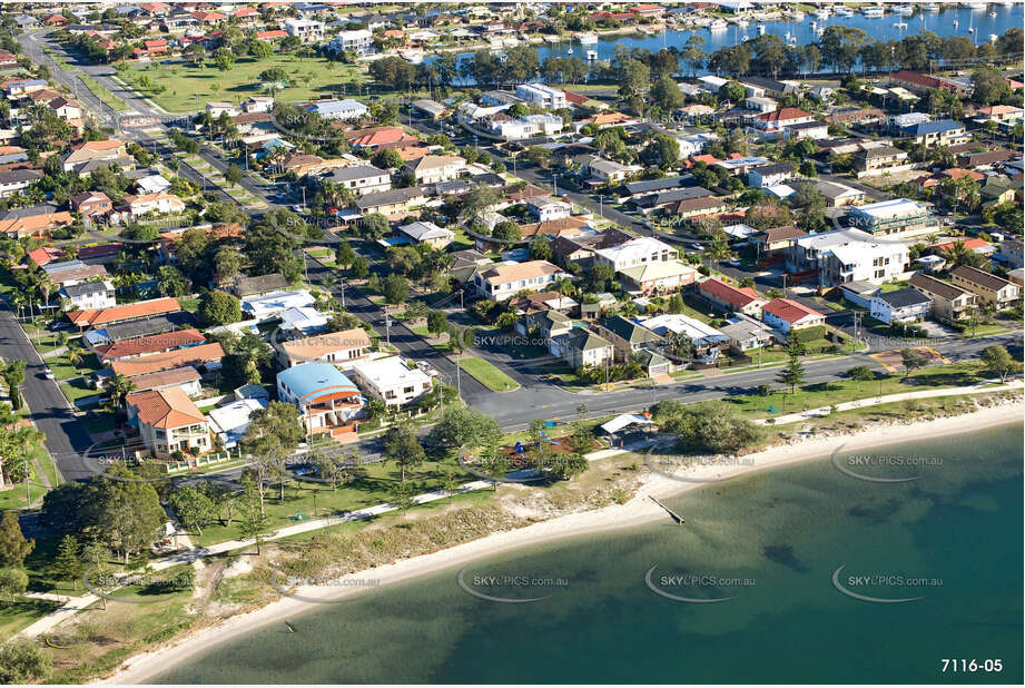 Aerial Photo Paradise Point QLD Aerial Photography