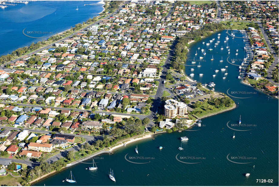 Aerial Photo Paradise Point QLD Aerial Photography